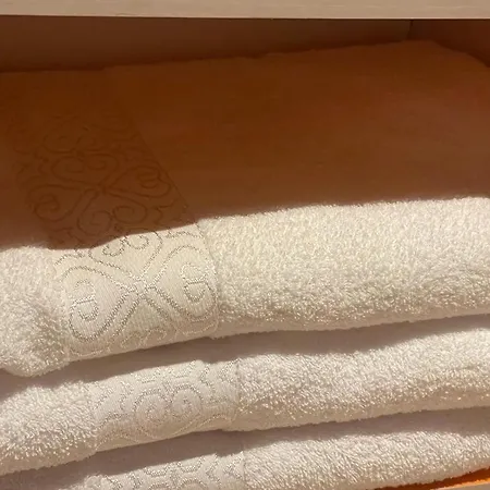 Magnifique Appartement Spacieux Confort Propre Familial 2 Chambres Salon Et Salle A Manger A 20Mn A Pied De Place Jemaa El Fina 4 Piscines Dans Espace De Golf A 12 Mn En Voitures L Entree Est Gratuit Pour La Clientele Ouvert Entre 10H Et 20H Marrakesch Exterior foto