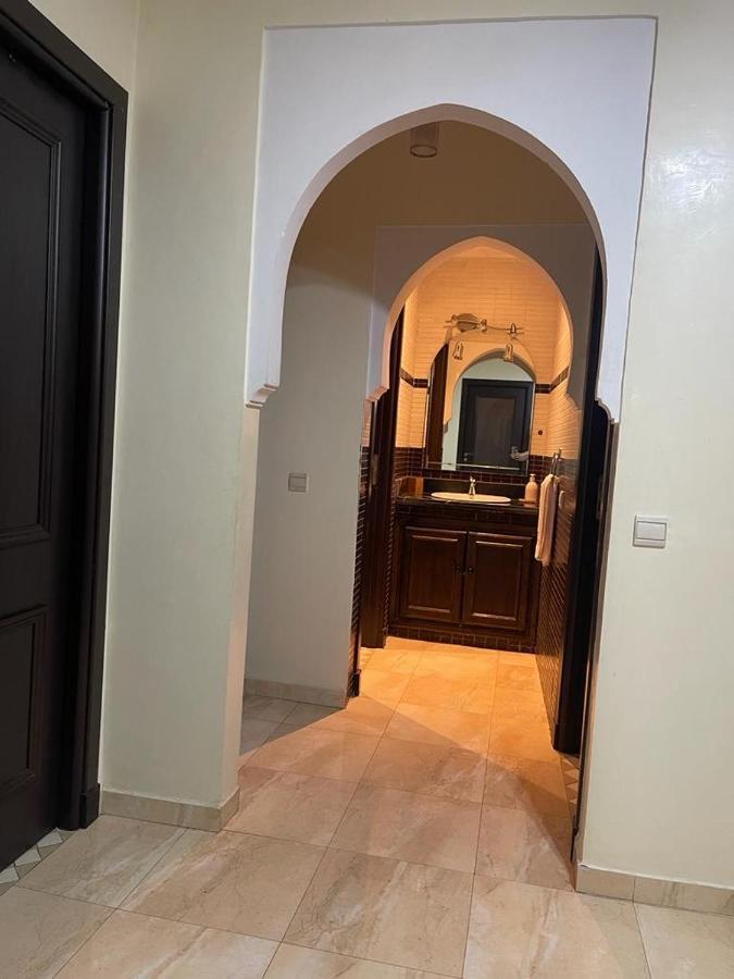 Magnifique Spacieux Confort Propre Familial 2 Salon Et Salle A Manger A 20mn A Pied De Place Jemaa El Fina 4 Piscines Dans Espace De Golf A 12 Mn En Voitures L Entree Est Gratuit Pour La Clientele Ouvert Entre 10h Et 20h Apartment