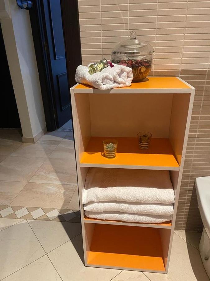 Magnifique Spacieux Confort Propre Familial 2 Salon Et Salle A Manger A 20mn A Pied De Place Jemaa El Fina 4 Piscines Dans Espace De Golf A 12 Mn En Voitures L Entree Est Gratuit Pour La Clientele Ouvert Entre 10h Et 20h * Marrakesch