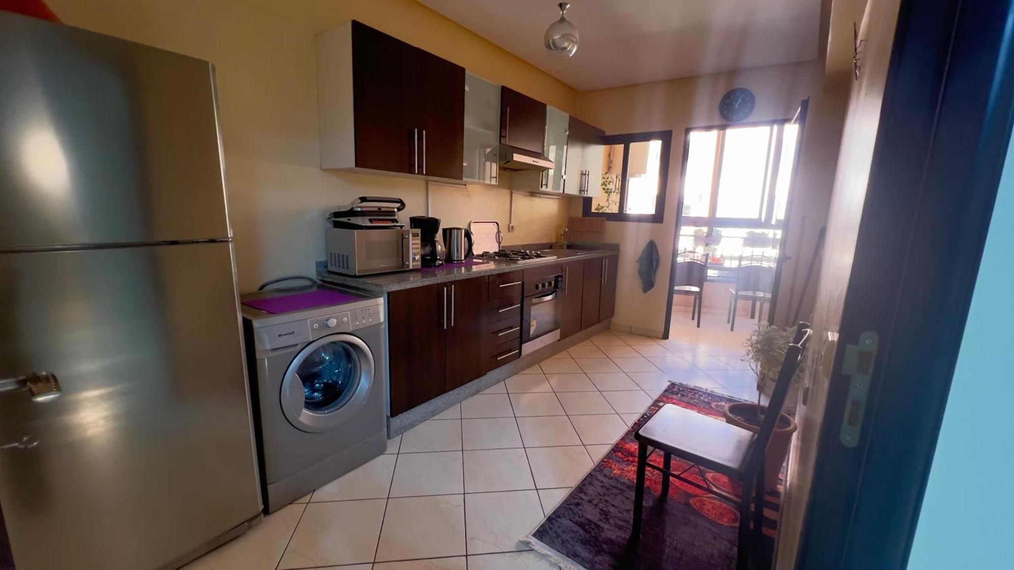 Magnifique Spacieux Confort Propre Familial 2 Salon Et Salle A Manger A 20mn A Pied De Place Jemaa El Fina 4 Piscines Dans Espace De Golf A 12 Mn En Voitures L Entree Est Gratuit Pour La Clientele Ouvert Entre 10h Et 20h *