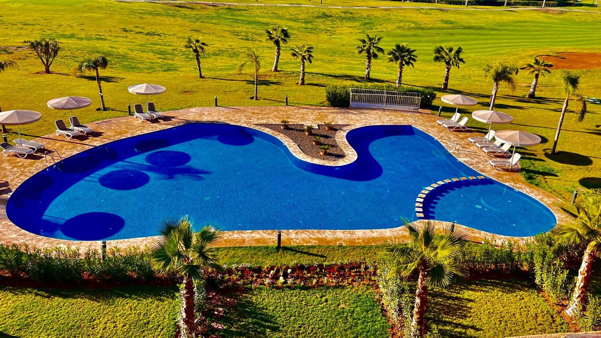 Magnifique Spacieux Confort Propre Familial 2 Salon Et Salle A Manger A 20mn A Pied De Place Jemaa El Fina 4 Piscines Dans Espace De Golf A 12 Mn En Voitures L Entree Est Gratuit Pour La Clientele Ouvert Entre 10h Et 20h * Marrakesch