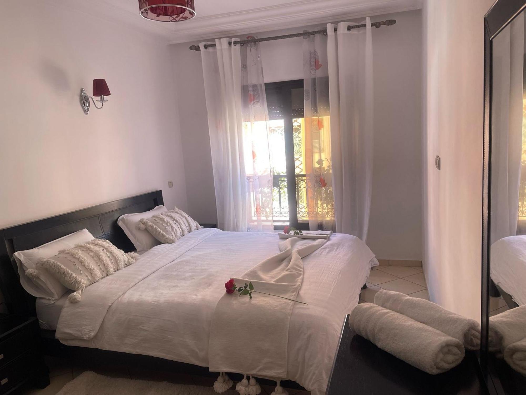 Apartment Magnifique Spacieux Confort Propre Familial 2 Salon Et Salle A Manger A 20mn A Pied De Place Jemaa El Fina 4 Piscines Dans Espace De Golf A 12 Mn En Voitures L Entree Est Gratuit Pour La Clientele Ouvert Entre 10h Et 20h Marrakesch